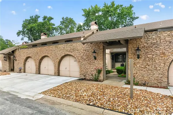 10215 Conser Street, Overland Park, KS 66212
