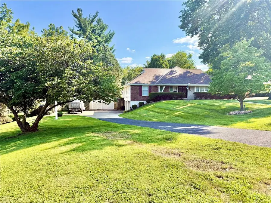 107 Winston Place, Saint Joseph, MO 64506 - #2