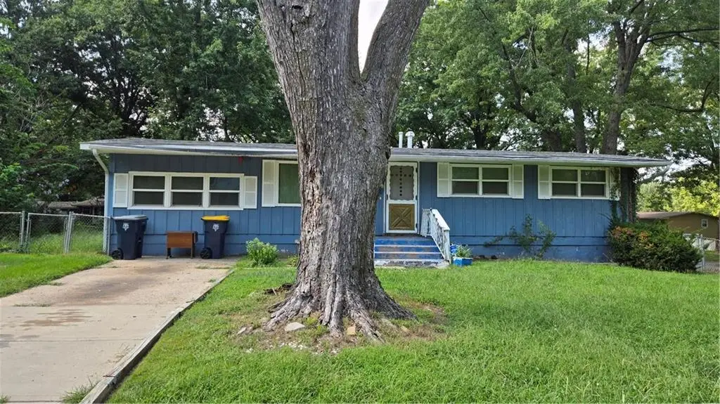 8710 E 92nd Street, Kansas City, MO 64138 - #1