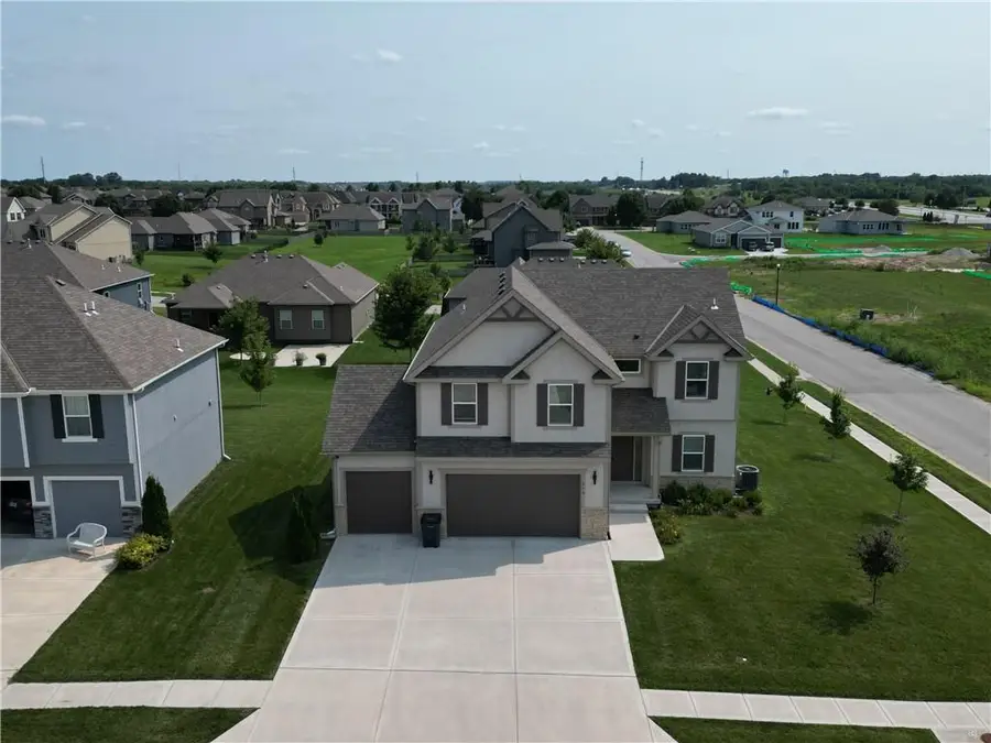 416 SW Nelson Drive, Blue Springs, MO 64014 - #2