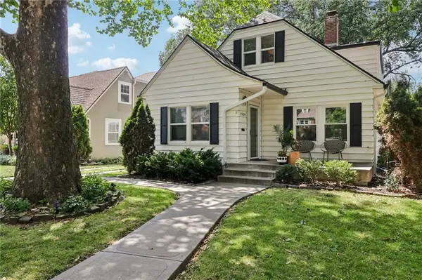 7524 Grand Avenue, Kansas City, MO 64114
