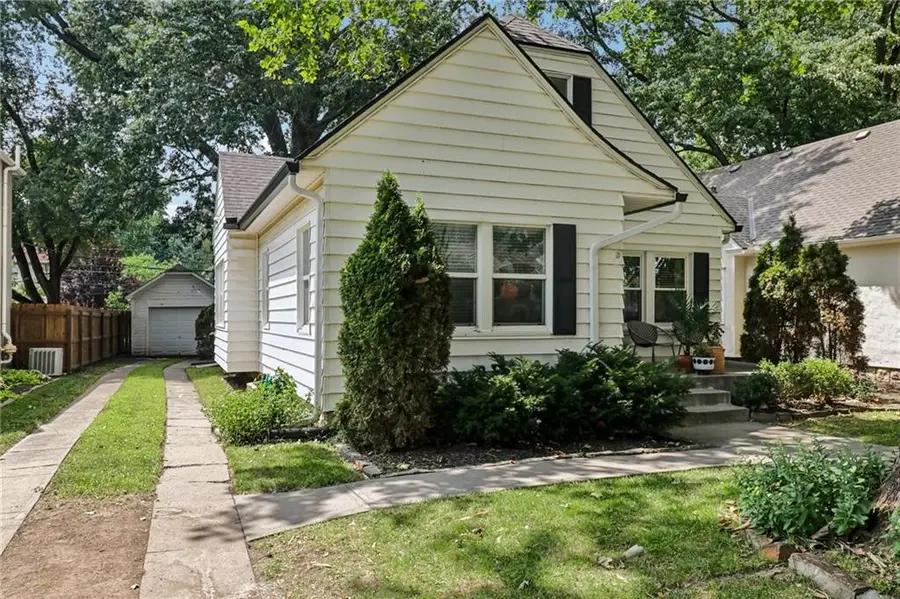 7524 Grand Avenue, Kansas City, MO 64114 - #2