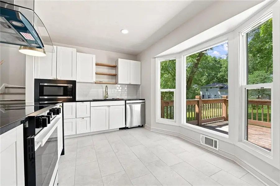 8812 W 72nd Street, Overland Park, KS 66204 - #2