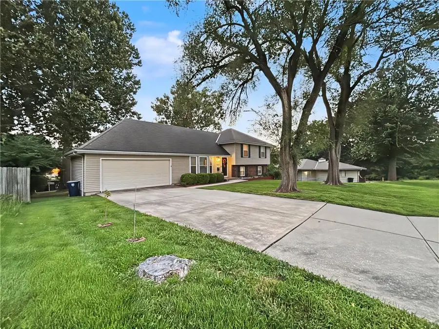 10704 Fremont Avenue, Kansas City, MO 64134 - #2