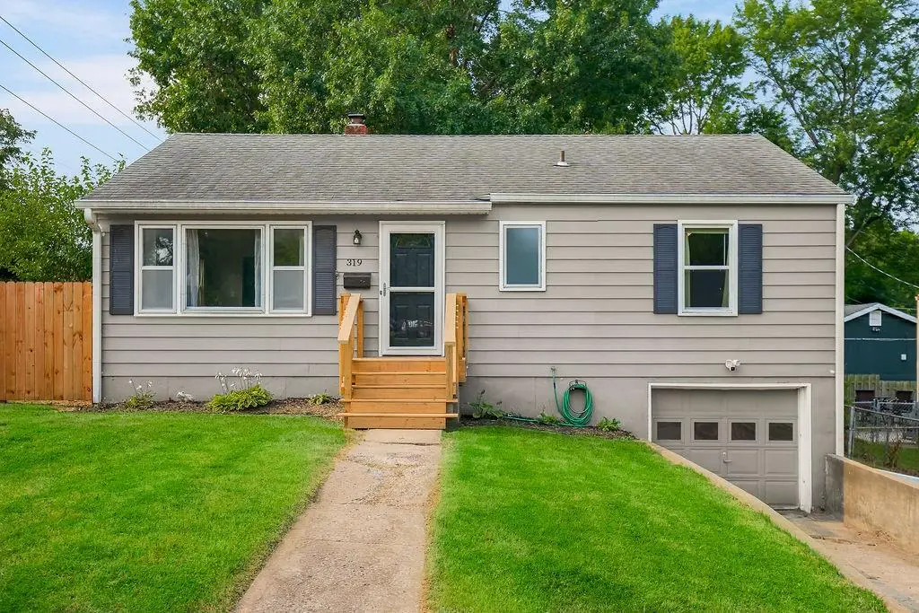 319 E 82nd Street, Kansas City, MO 64114 - #1