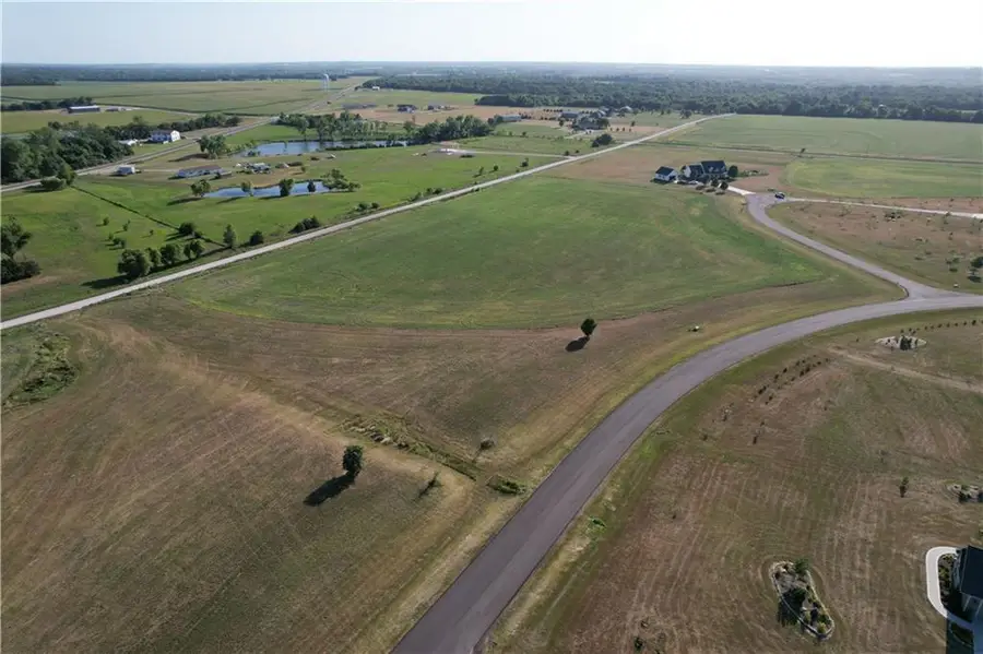 8 Wheatland Drive, Ottawa, KS 66067 - #2