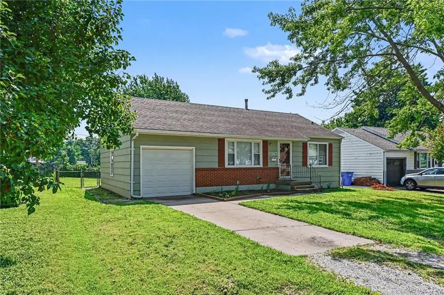 9517 Summit Street, Lenexa, KS 66215 - #3