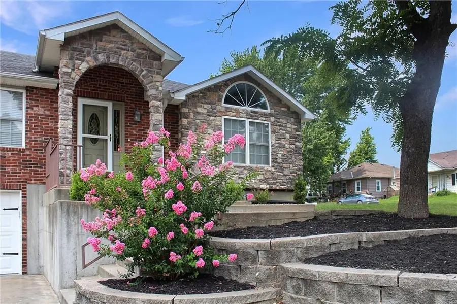 2900 Oak Street, Higginsville, MO 64037 - #2