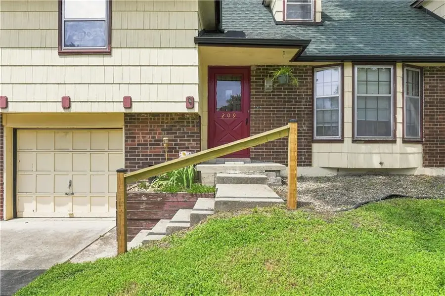 209 SW Victor Drive, Blue Springs, MO 64014 - #3