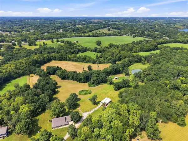7196 SE Snow Drive, Holt, MO 64048