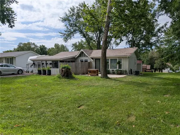 705 Park Street, Oskaloosa, KS 66066