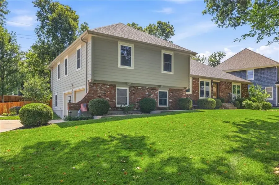 12625 Overbrook Road, Leawood, KS 66209 - #2