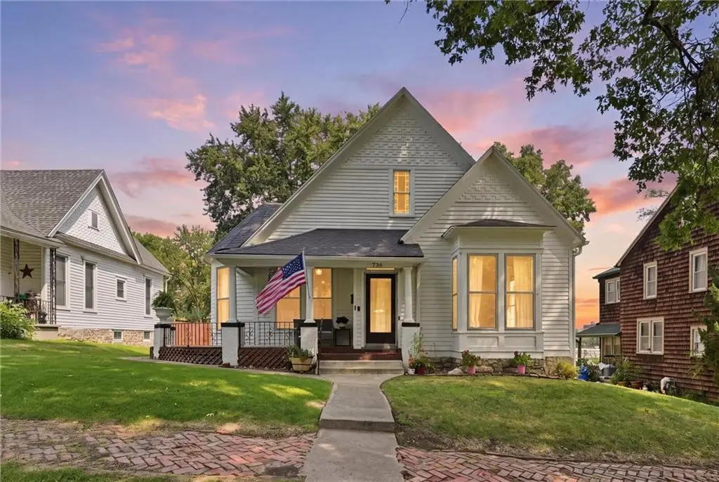 736 Walnut Street, Leavenworth, KS 66048 - #1