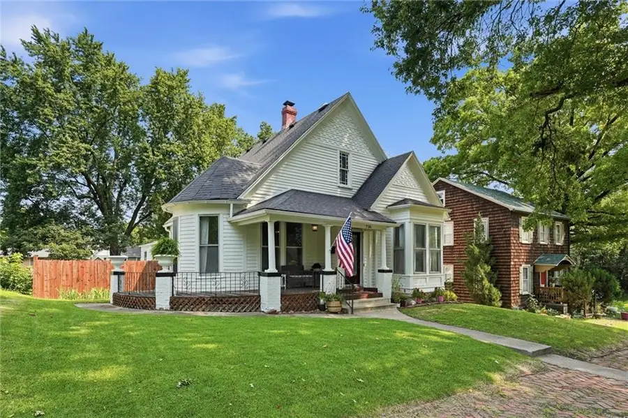 736 Walnut Street, Leavenworth, KS 66048 - #3