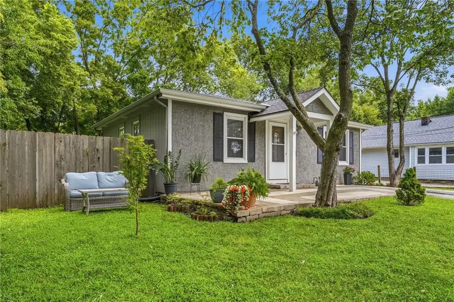 622 N Chestnut Street, Olathe, KS 66061 - #3