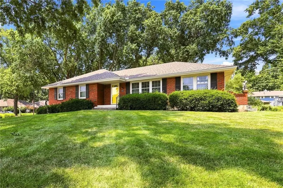 1701 Willow Circle, Blue Springs, MO 64014 - #2