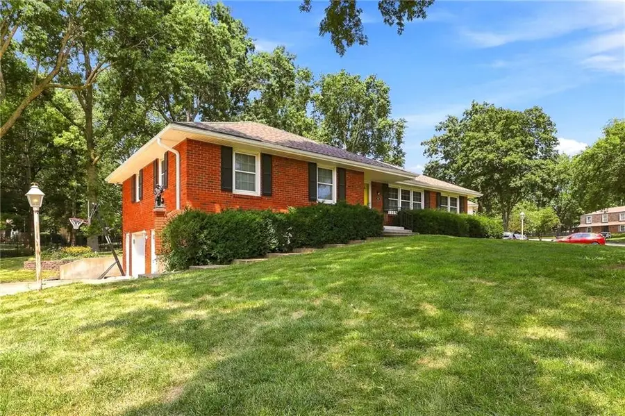 1701 Willow Circle, Blue Springs, MO 64014 - #3