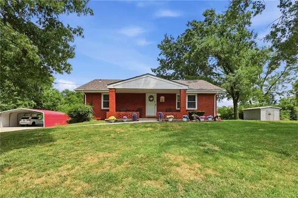 9404 NE Cookingham Drive, Kansas City, MO 64157
