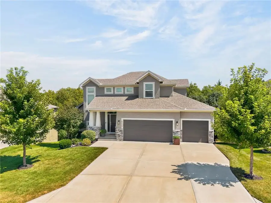 8425 Laramie Street, De Soto, KS 66018 - #2