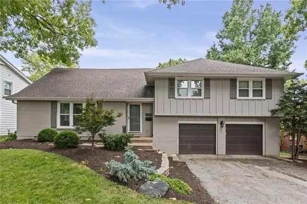 9439 Connell Drive, Overland Park, KS 66212