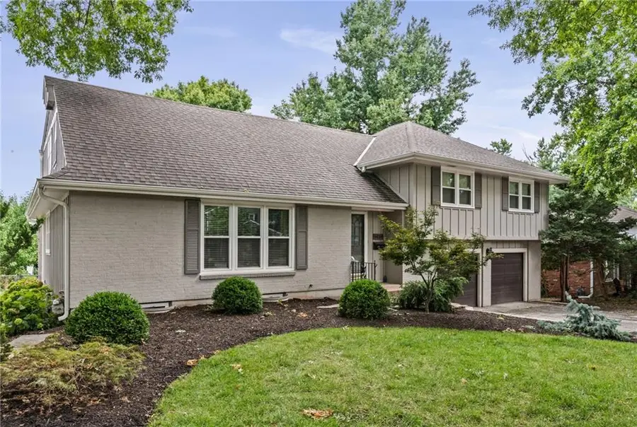 9439 Connell Drive, Overland Park, KS 66212 - #3