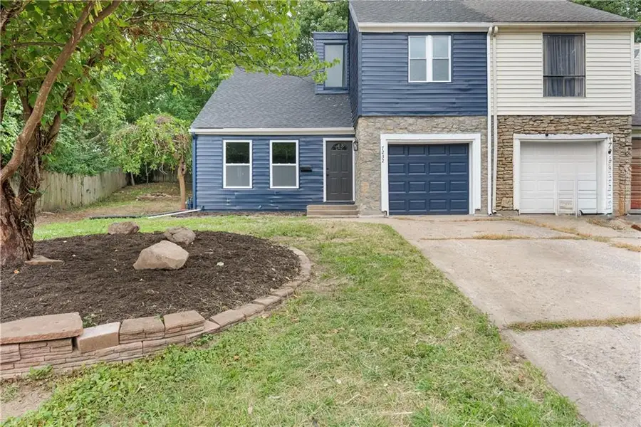 7232 N Monroe Avenue, Gladstone, MO 64119 - #3