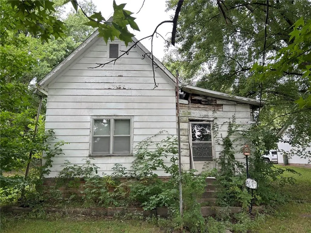 710 S Washington Street, Nevada, MO 64772 - #1