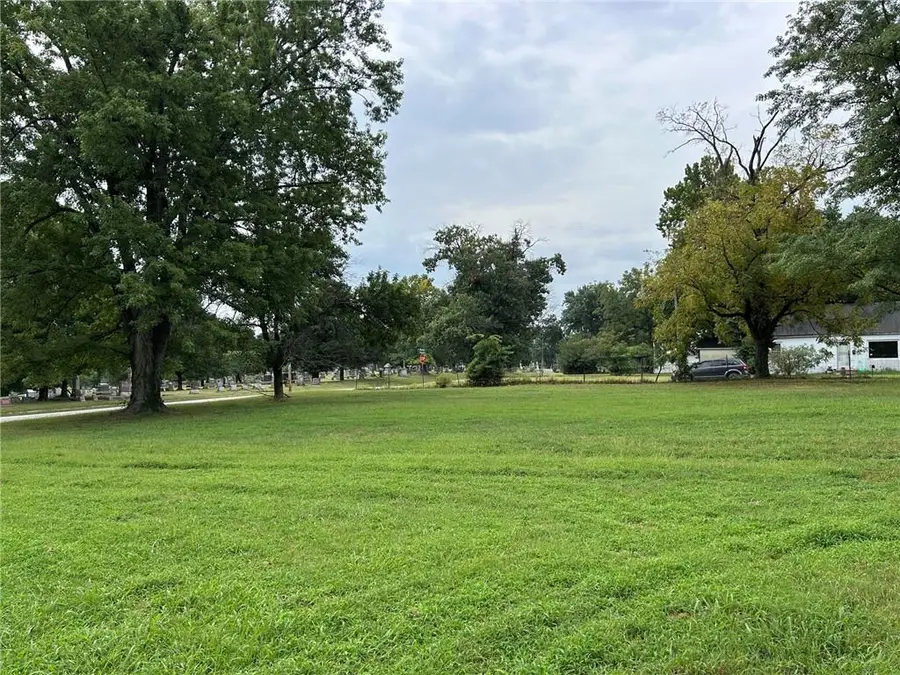 710 S Washington Street, Nevada, MO 64772 - #2