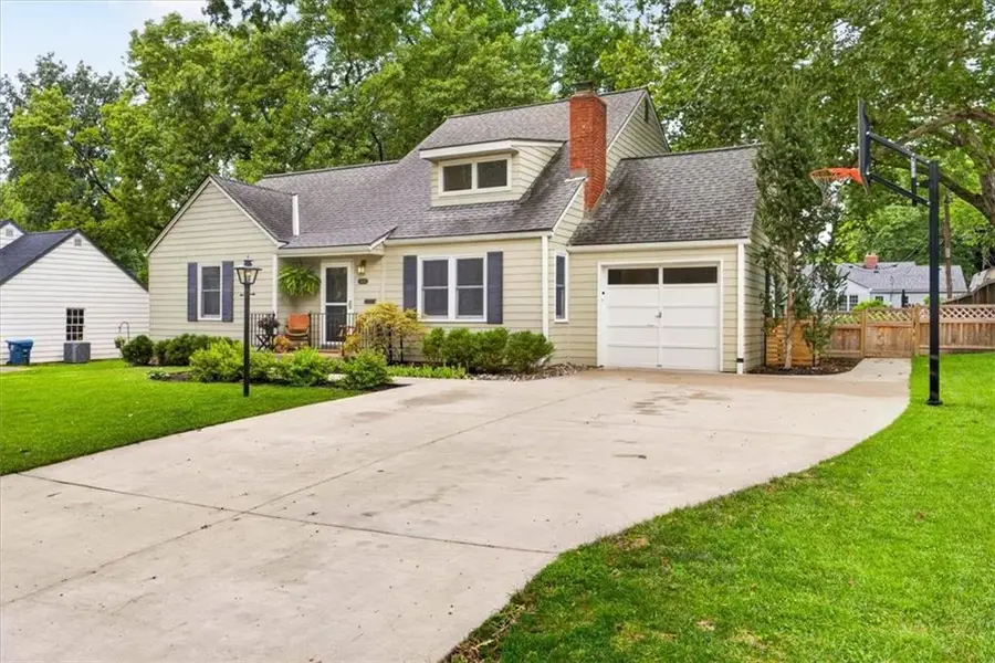 6710 Granada Lane, Prairie Village, KS 66208 - #3