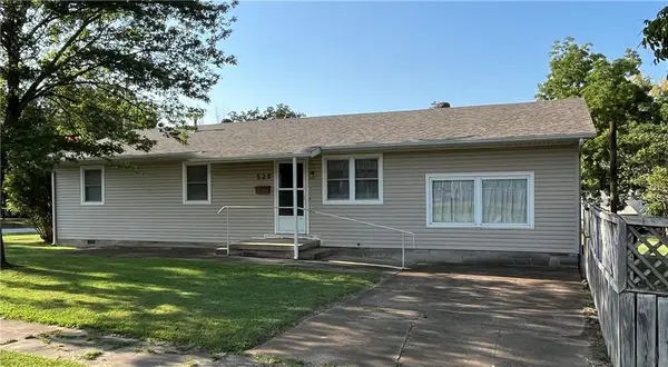 523 2nd Street, Oswego, KS 67356