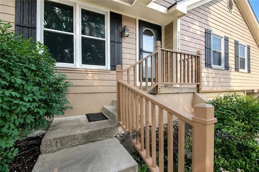 11216 N Donnelly Avenue, Kansas City, MO 64157 - #2