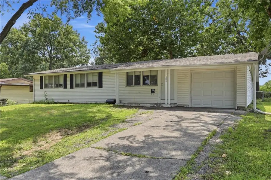 1803 NE 57th Street, Gladstone, MO 64118 - #2