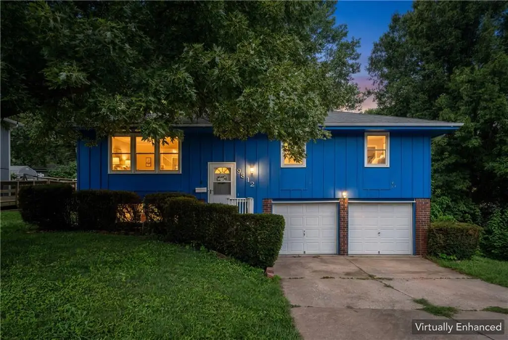 9812 Hillcrest Road, Kansas City, MO 64134 - #1
