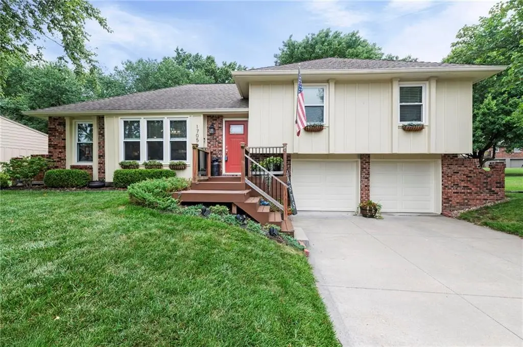 1705 NE Pine Circle, Blue Springs, MO 64014 - #1