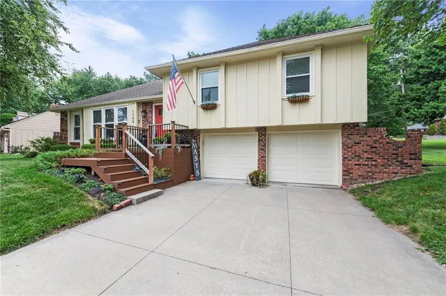 1705 NE Pine Circle, Blue Springs, MO 64014 - #2