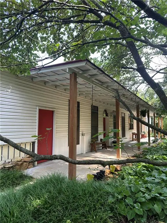 321 NW 1071st Road, Centerview, MO 64093