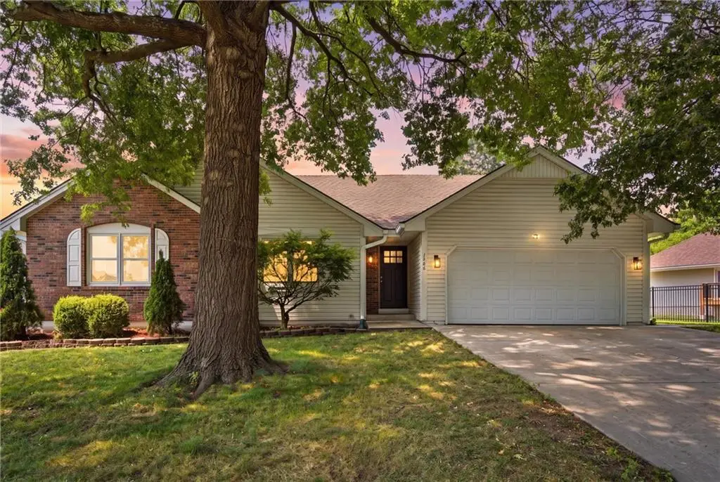1500 Yorkshire Drive, Lees Summit, MO 64086 - #1
