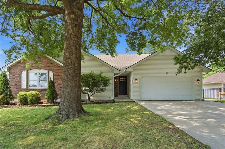 1500 Yorkshire Drive, Lees Summit, MO 64086 - #2