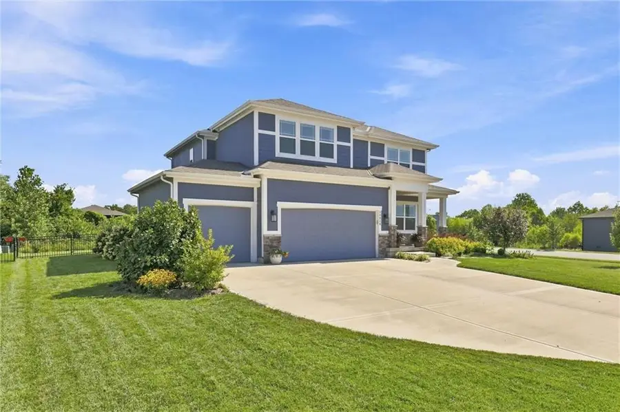 18910 W 189th Street, Spring Hill, KS 66083 - #2