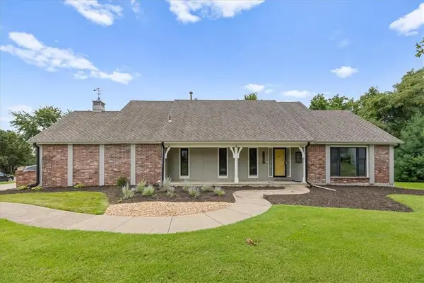 9601 W 127th Terrace, Overland Park, KS 66213