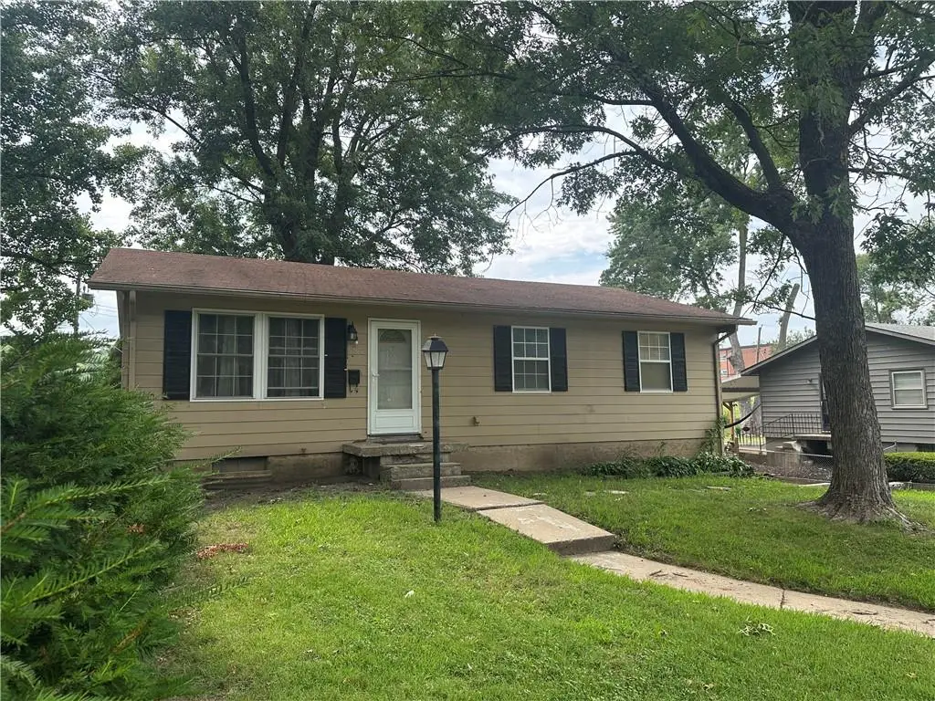 8404 Booth Avenue, Raytown, MO 64138 - #1
