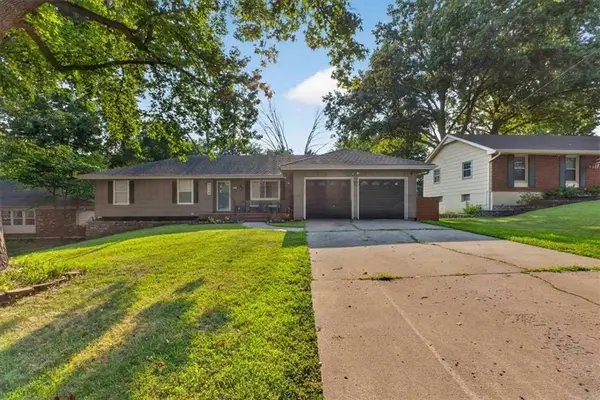 3908 S Stayton Avenue, Independence, MO 64055