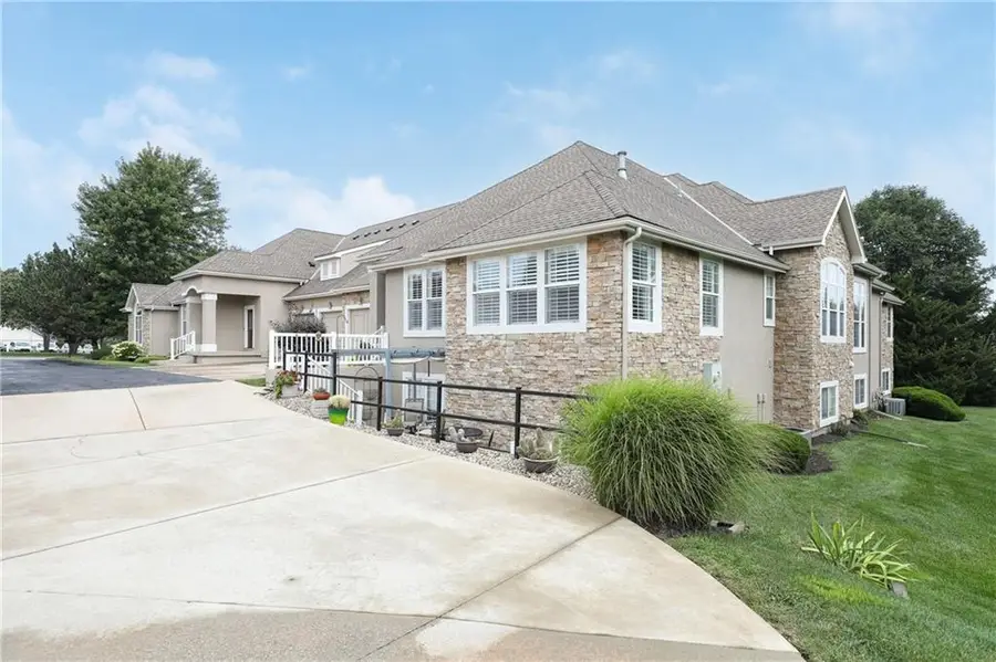 11575 S Bell Court Drive #103, Olathe, KS 66061 - #3