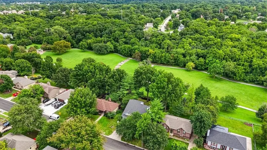 1027 NE Mulberry Street, Lees Summit, MO 64086 - #2