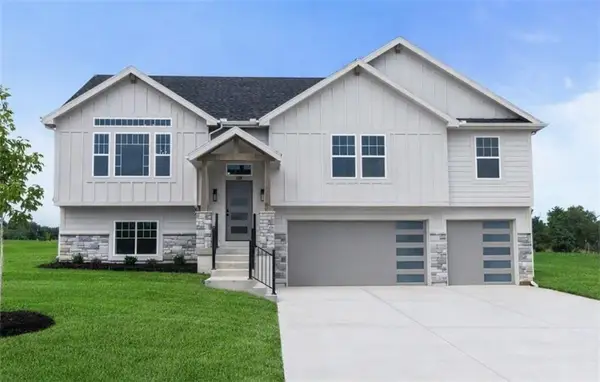 1103 N Eli Lane, Warrensburg, MO 64093