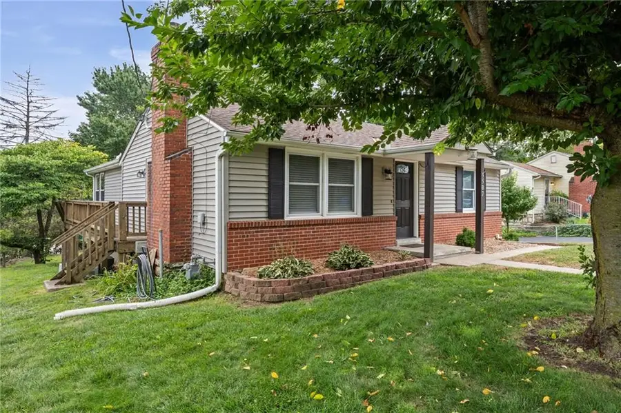 5507 Cody Street, Shawnee, KS 66203 - #3