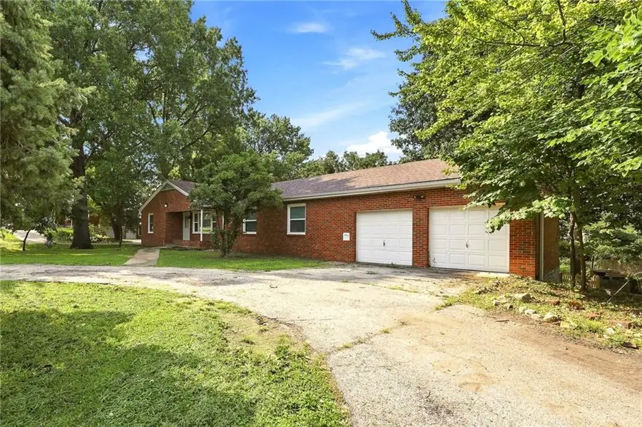 3714 Blue Ridge Boulevard, Independence, MO 64052 - #3