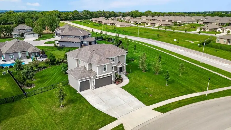 24704 W 76th Street, Shawnee, KS 66227 - #2