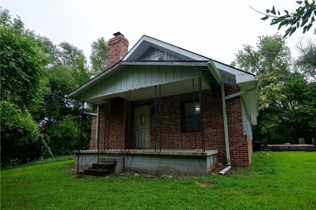 6501 S 16th Street, Saint Joseph, MO 64504 - #1