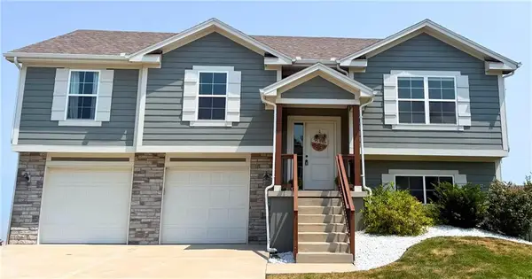 701 SE Juniper Drive, Blue Springs, MO 64014